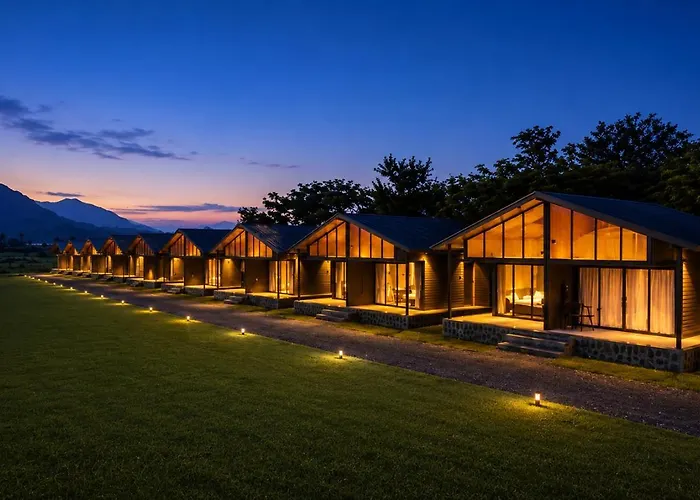 Shreephal Luxury Lake Resort - Hatgad, Saputara